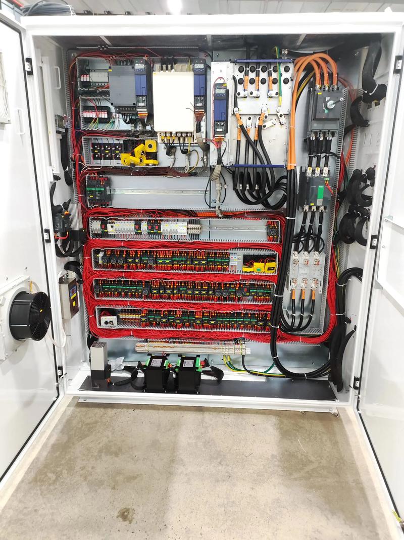 高压电气装置发生火灾没有切断电源时不能用水扑救为什么? 高压电气装置发生火灾没有切断电源时不能用水扑救为什么?