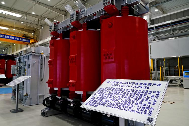 变配电设备应有完善的屏护装置吗 变配电设备应有完善的屏护装置吗